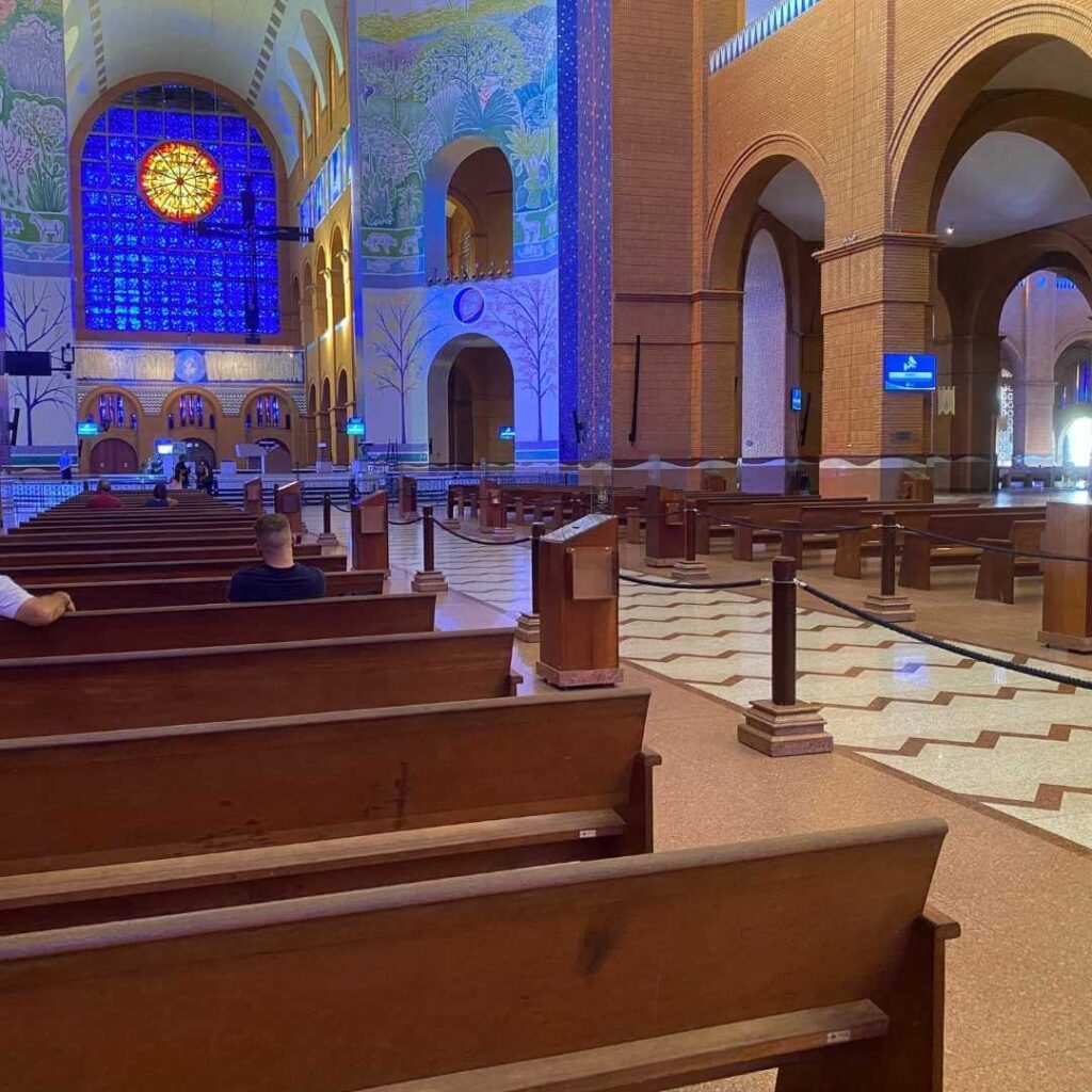 Interior da Basílica em Aparecida